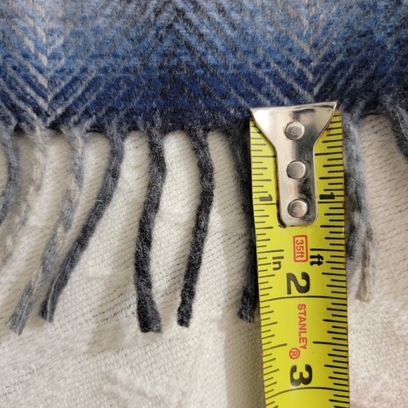 Pendleton 100% Pure Virgin Wool Scarf Blue Plaid Fringe Made in USA company logo - Picture 8 of 8